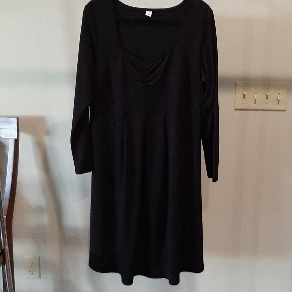 NWOT Old Navy black dress